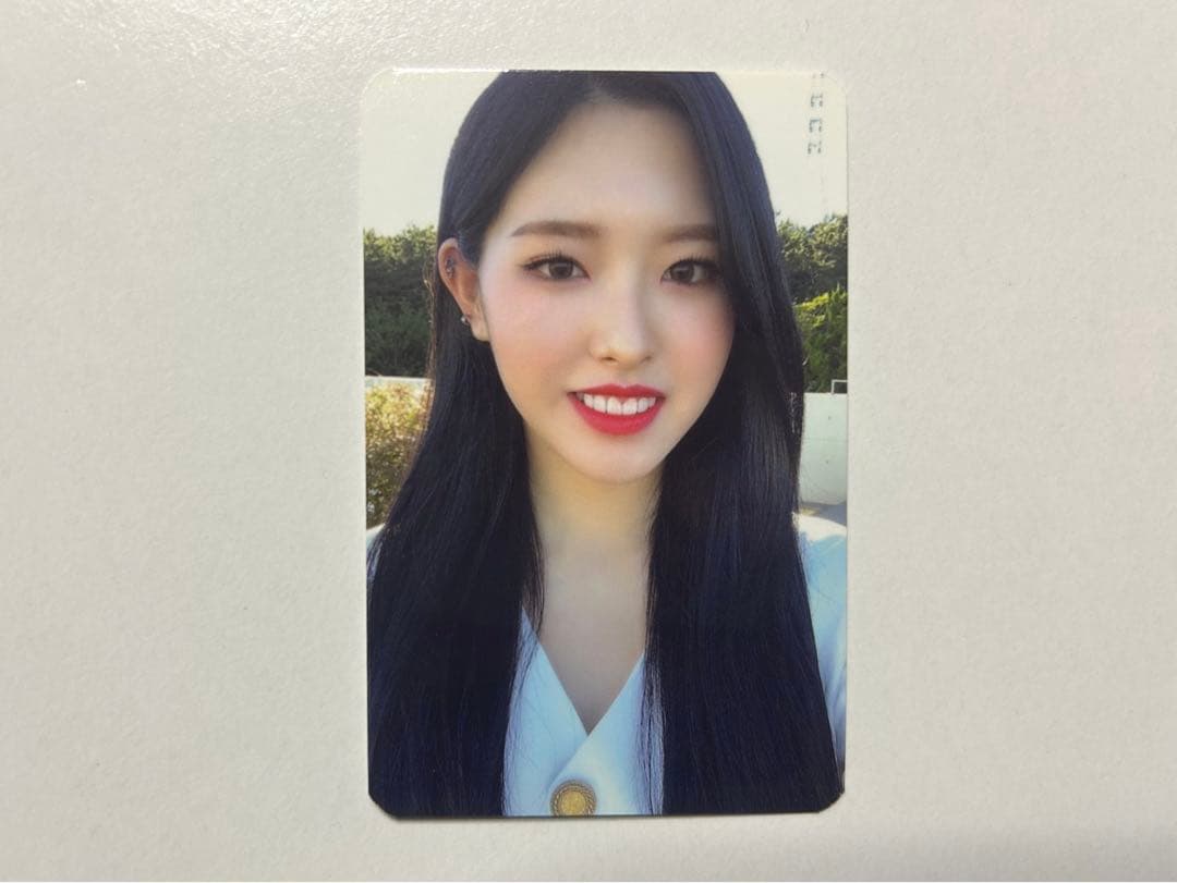 LOONA 今月の少女 オリビアへ トレカ - メルカリ