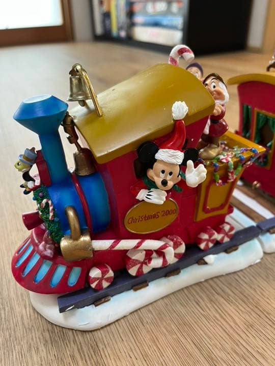 【希少】ディズニークリスマストレインフィギュア オルゴール 2000 希少】ディズニークリスマストレインフィギュア オルゴール 2000