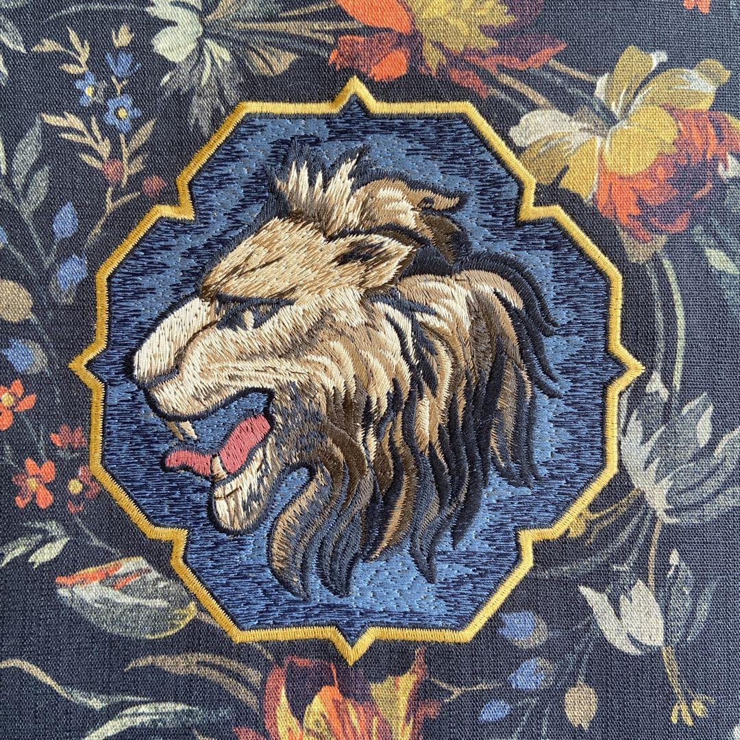 極美品 グッチ プレイスマット ライオン 刺繍 タッセル 742069 箱付