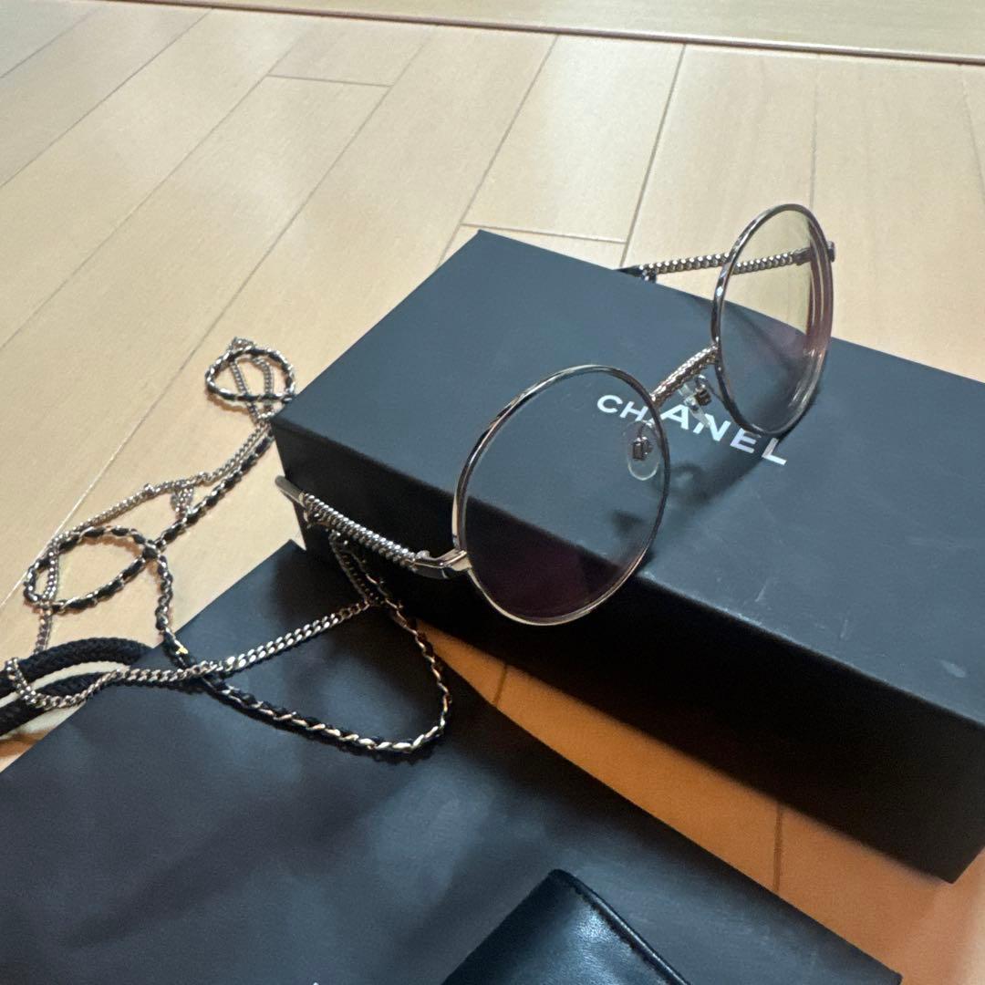 CHANEL シルバー サングラス ケース付き - メルカリ