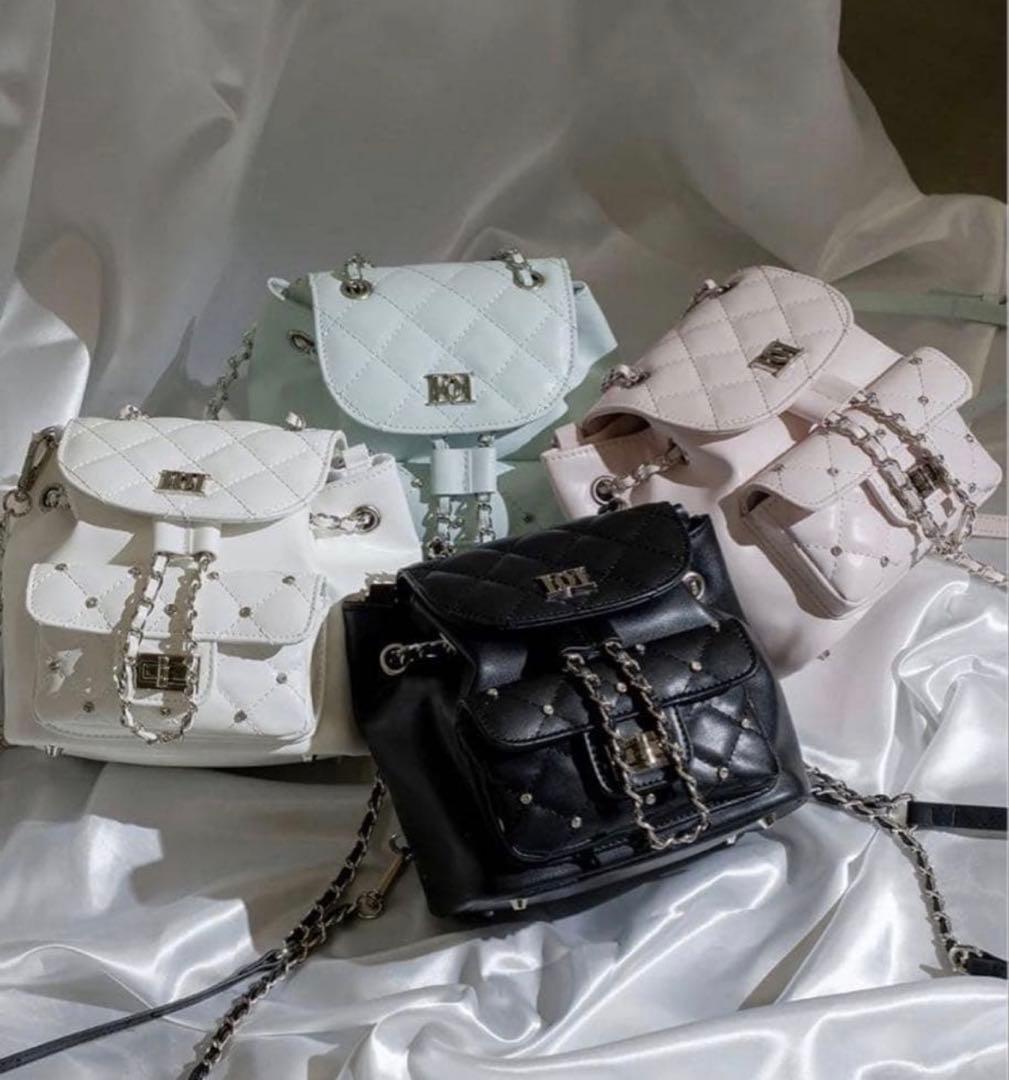 ラスト1点）darich キルティングビジューミニリュック ホワイト - メルカリ