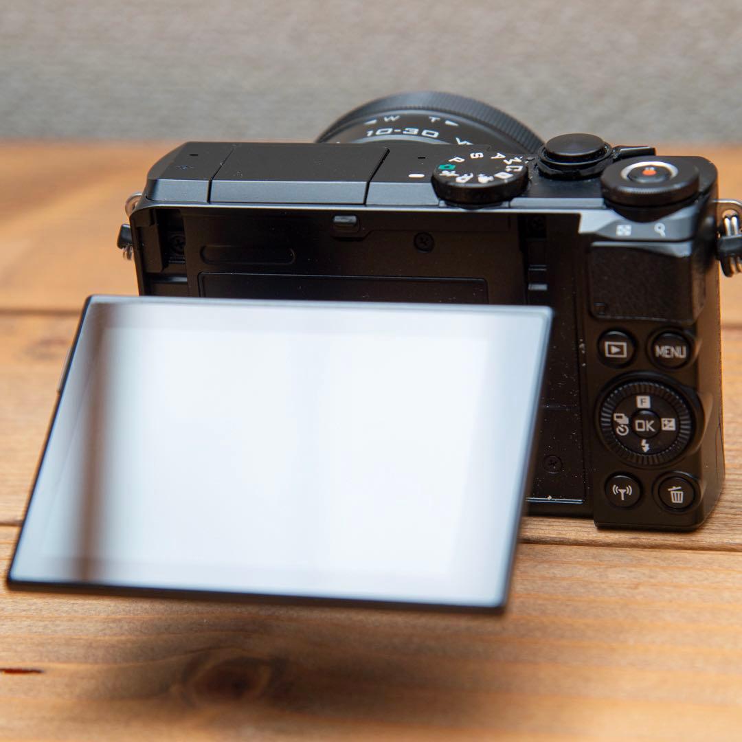 NIKON 1 J5 ダブルレンズ 18.5mm F1.8付 良品