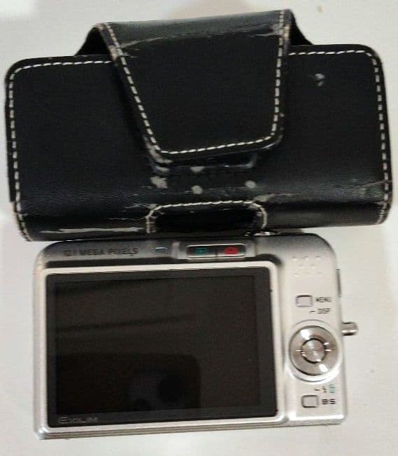 CASIO EXILIM 10.1メガピクセル コンパクトデジタルカメラ - メルカリ