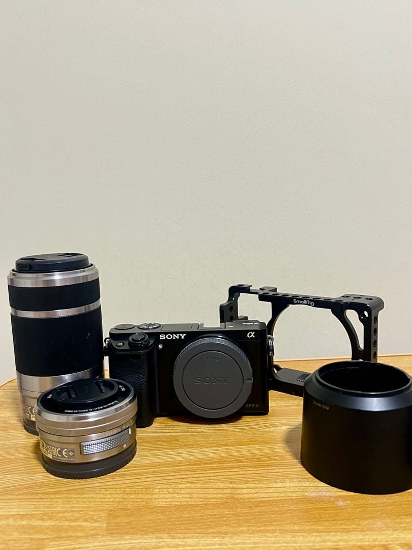 ソニーα6000本体とレンズキット（16-50mm・55-210mm） Amazon.com : Sony Alpha a6000 Mirrorless Digital Camera w/ 16-50mm