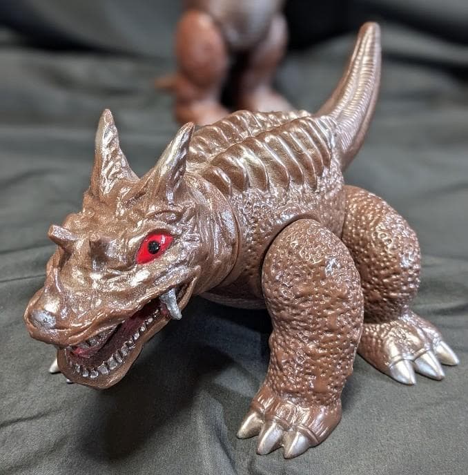 期間限定値下中】パゴス四足歩行版・ネロンガ（マルサン）ソフビ2体