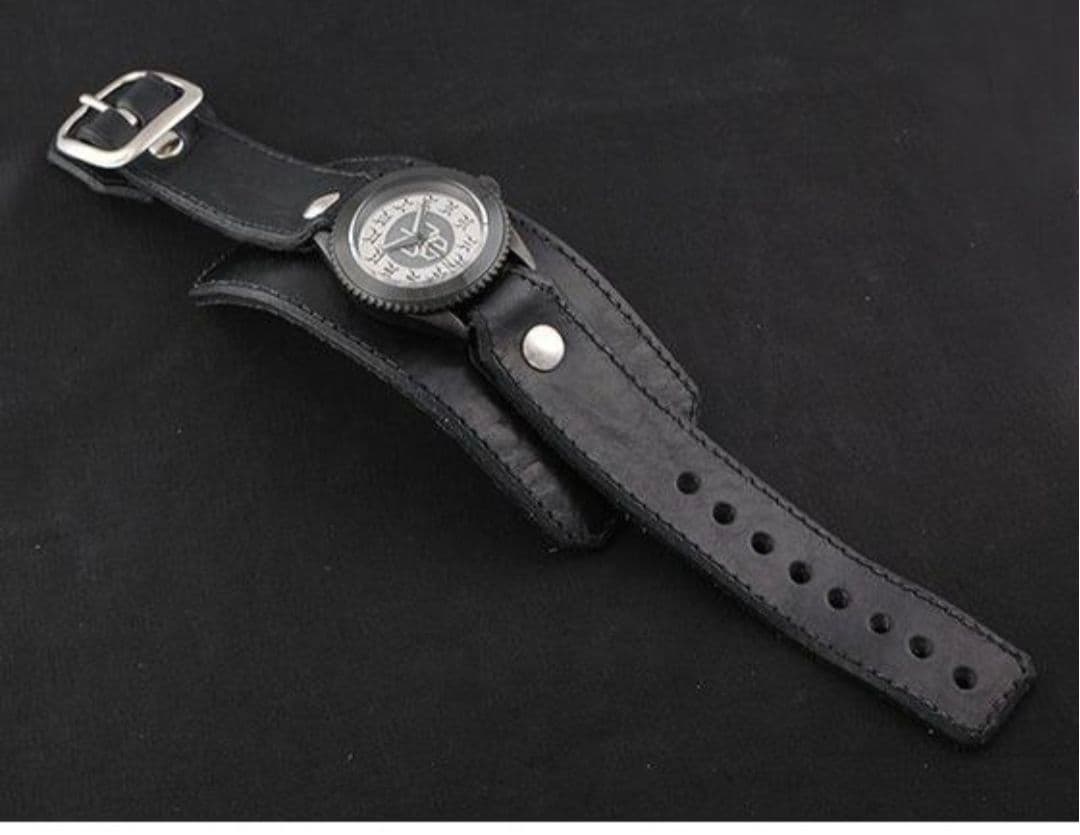 仮面ライダークウガ × Red Monkey 腕時計 未開封 定価49500円 - メルカリ