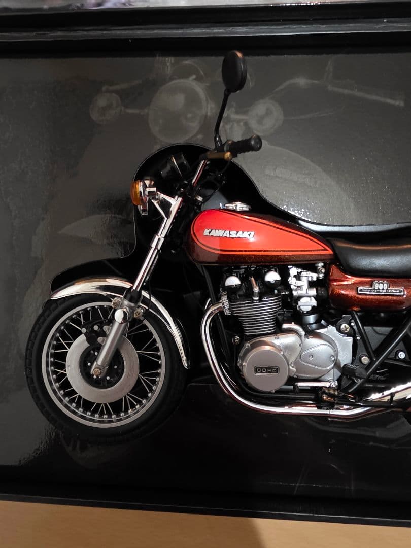 Kawasaki Z1 900 1972年モデル ミニチャンプス 1/12