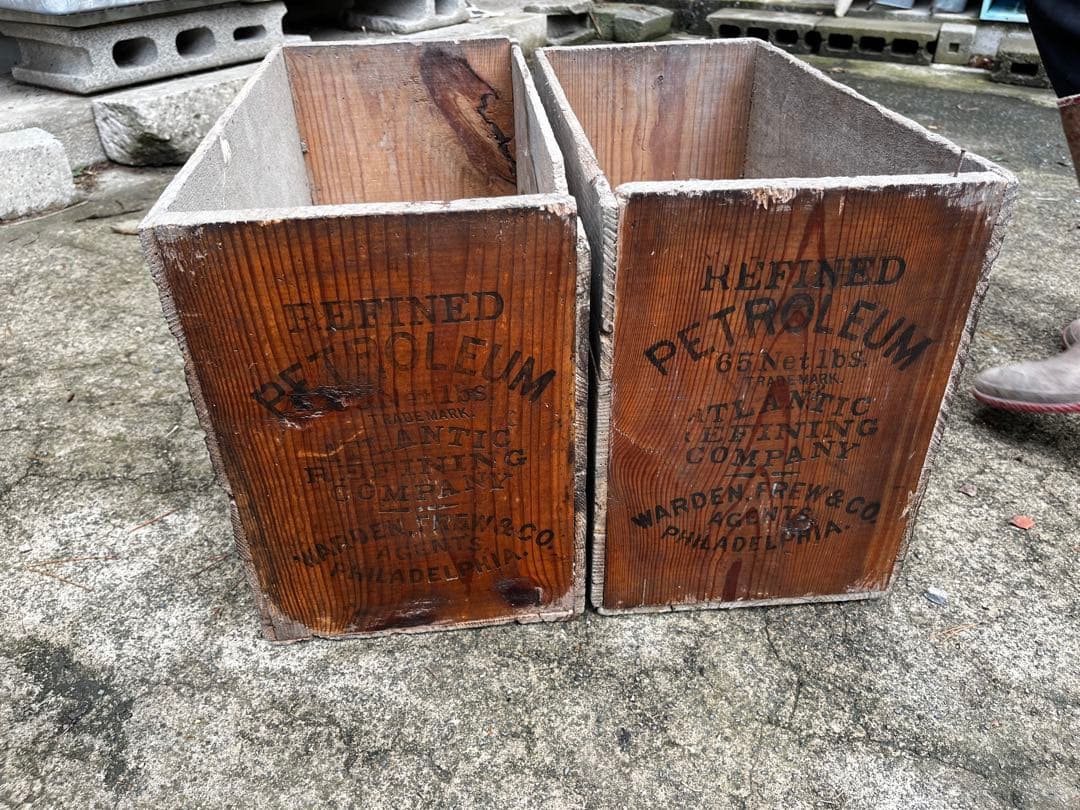 アメリカの古い石油会社のロゴ入り 木箱2個