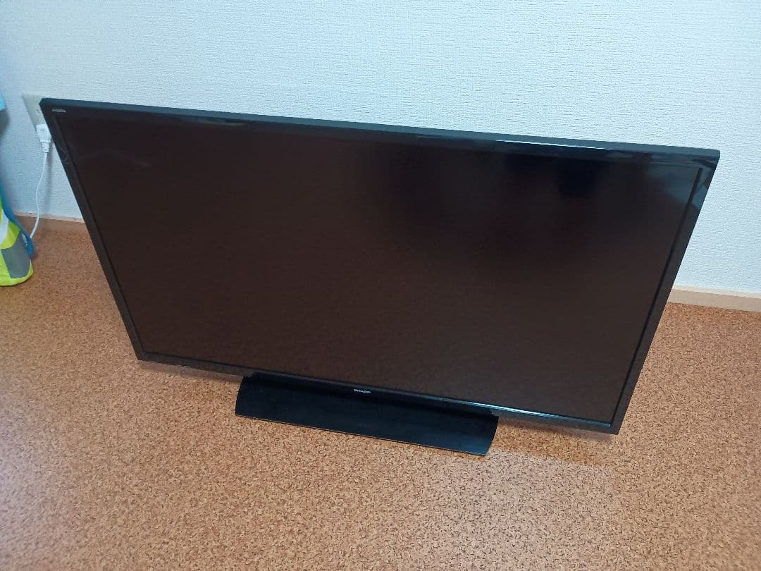 2019年製 SHARP 40インチ液晶テレビ Amazon.co.jp: Sharp Aquos 4T-C40AJ1 40V LCD TV, 4K Android TV