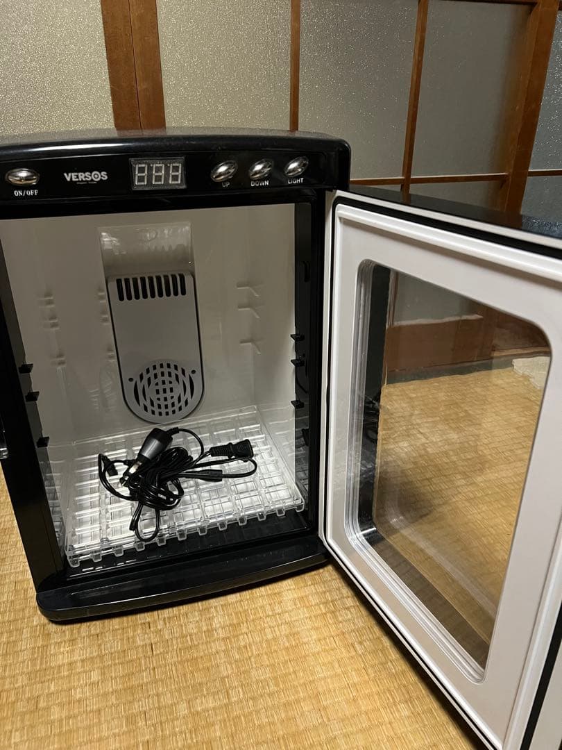 VERSOS ミニ冷蔵庫 ACアダプター付き VERSOS ミニ冷蔵庫 ACアダプター付き