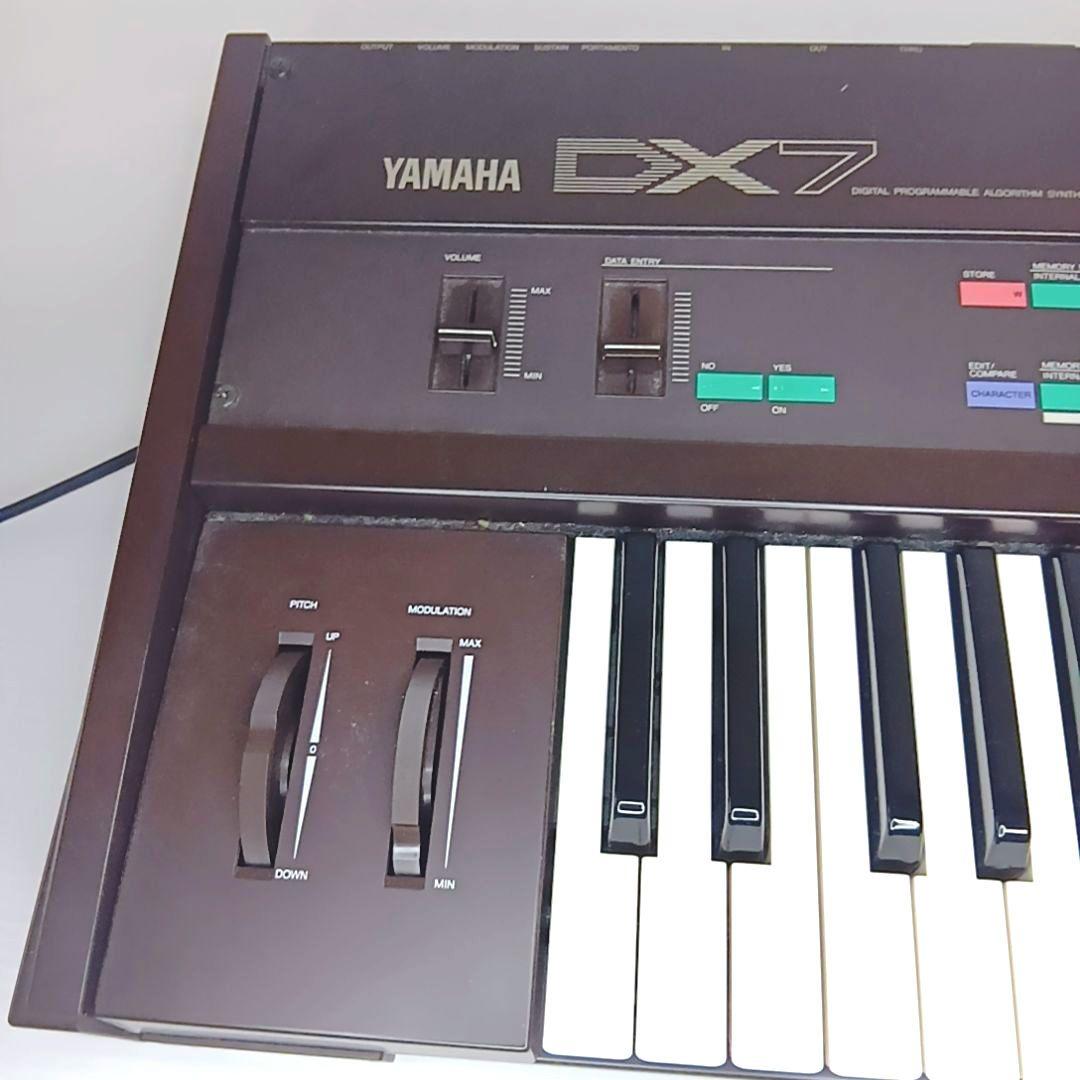 廃盤 ヤマハ シンセサイザー DX7 ハードケース付き 61鍵盤 32音色