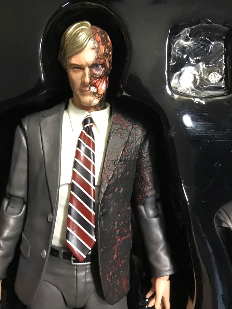 MAFEX 54 ハービー・デント / トゥーフェイス バットマン ダークナイト