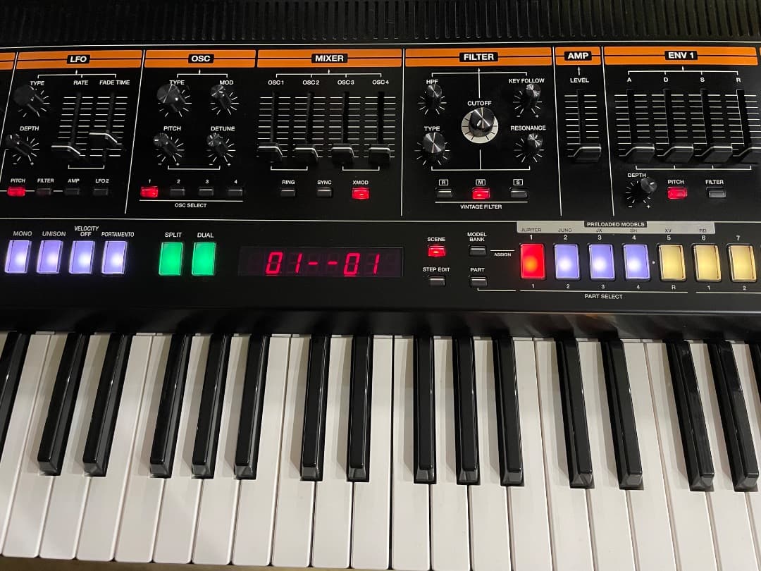 Roland JUPITER-X 美品 WC-1付属 即発送!!! - メルカリ