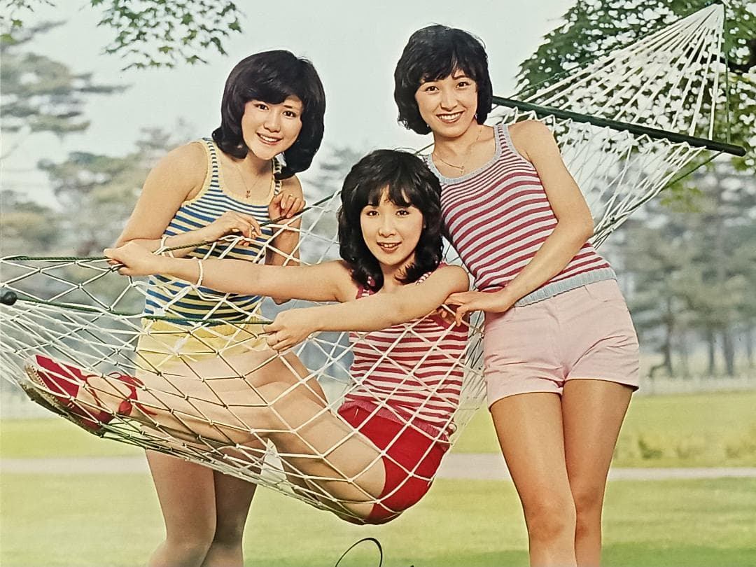 昭和レトロ！当時物『キャンディーズ』木製 ポスターパネル 57×49×2.5cm