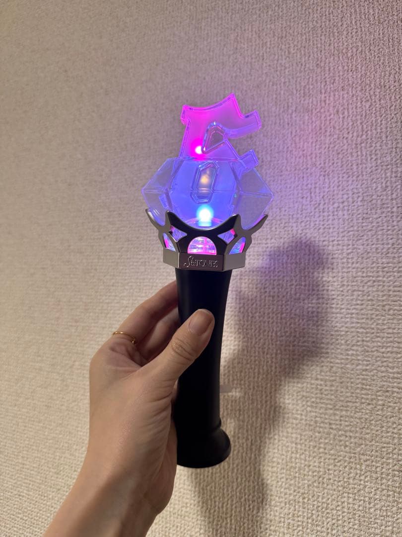 銀テープ付き MILESixTONES ペンライトSixTONES 動作確認済 - メルカリ