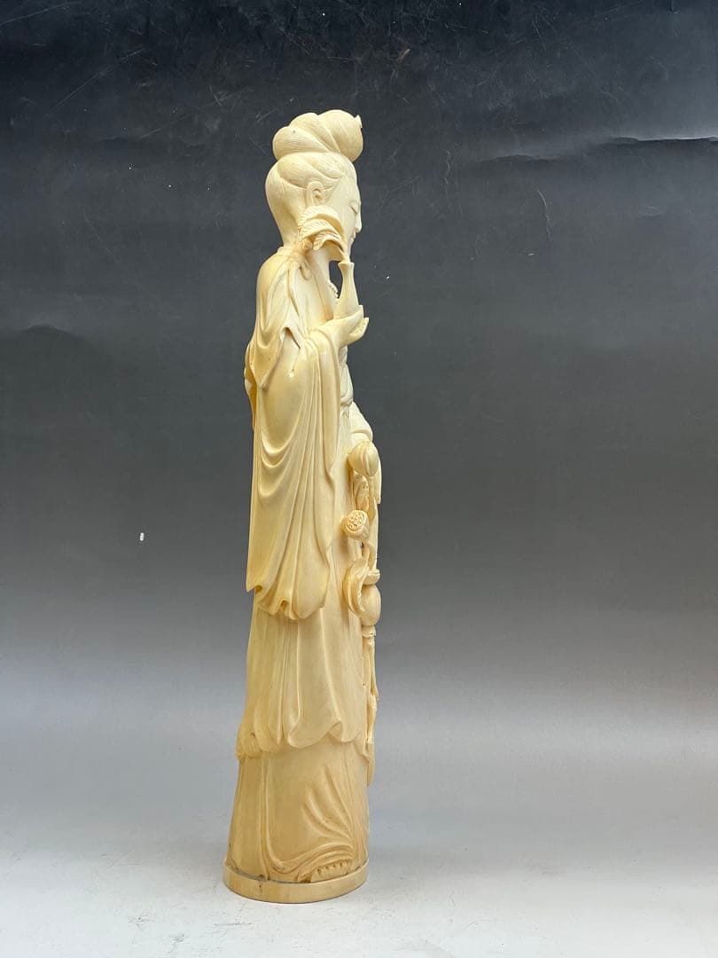 ［美品］女像 極上白象　1100g置物　送料込み