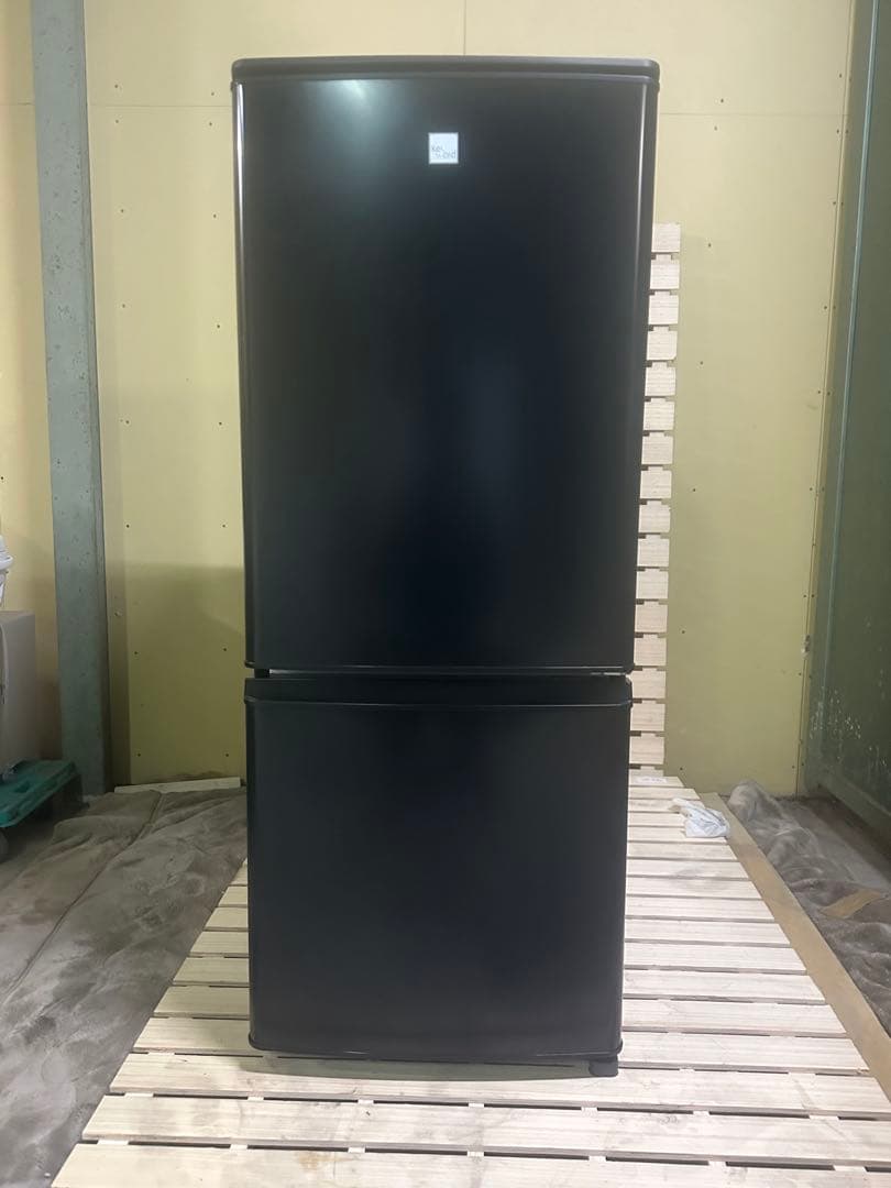 ブラックトップフリーザー冷蔵庫 パナソニック、トップフリーザーを採用した幅約56cmのスリムな冷蔵庫