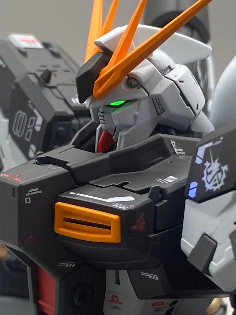 ガンプラRG Hi-νガンダム 塗装済み完成品 ハイニューガンダム 全塗装