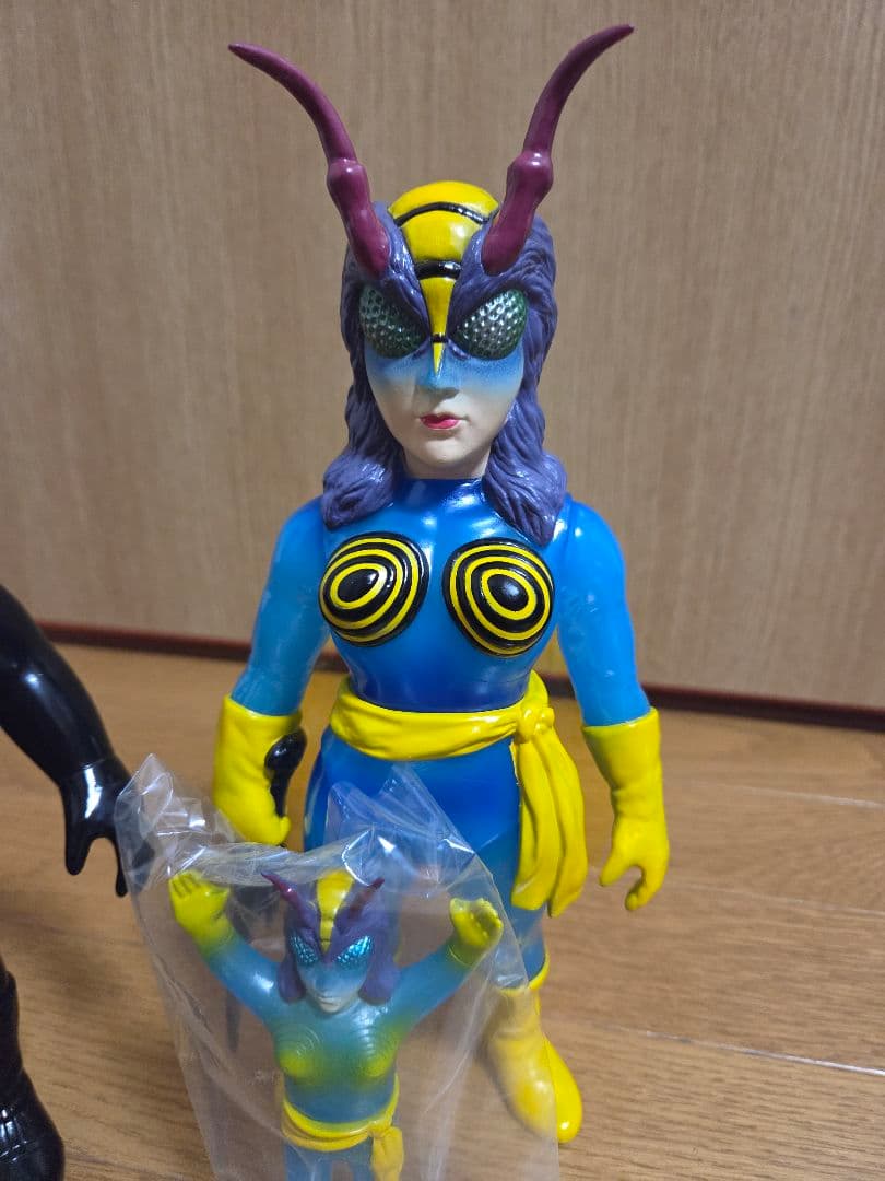 ショッカー戦闘員(黒ベレー帽)ワンフェス 蜂女(新色)+ミニソフビ