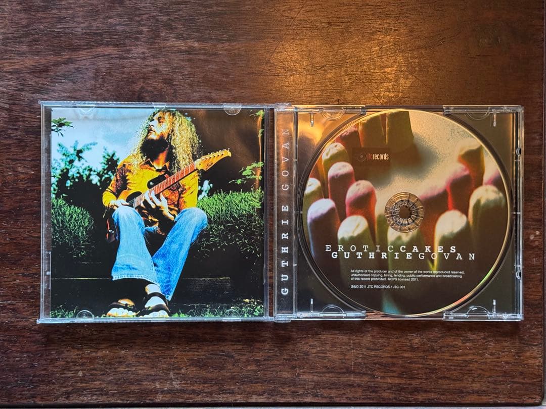 Guthrie Govan Erotic Cakes 直筆サイン入り - メルカリ