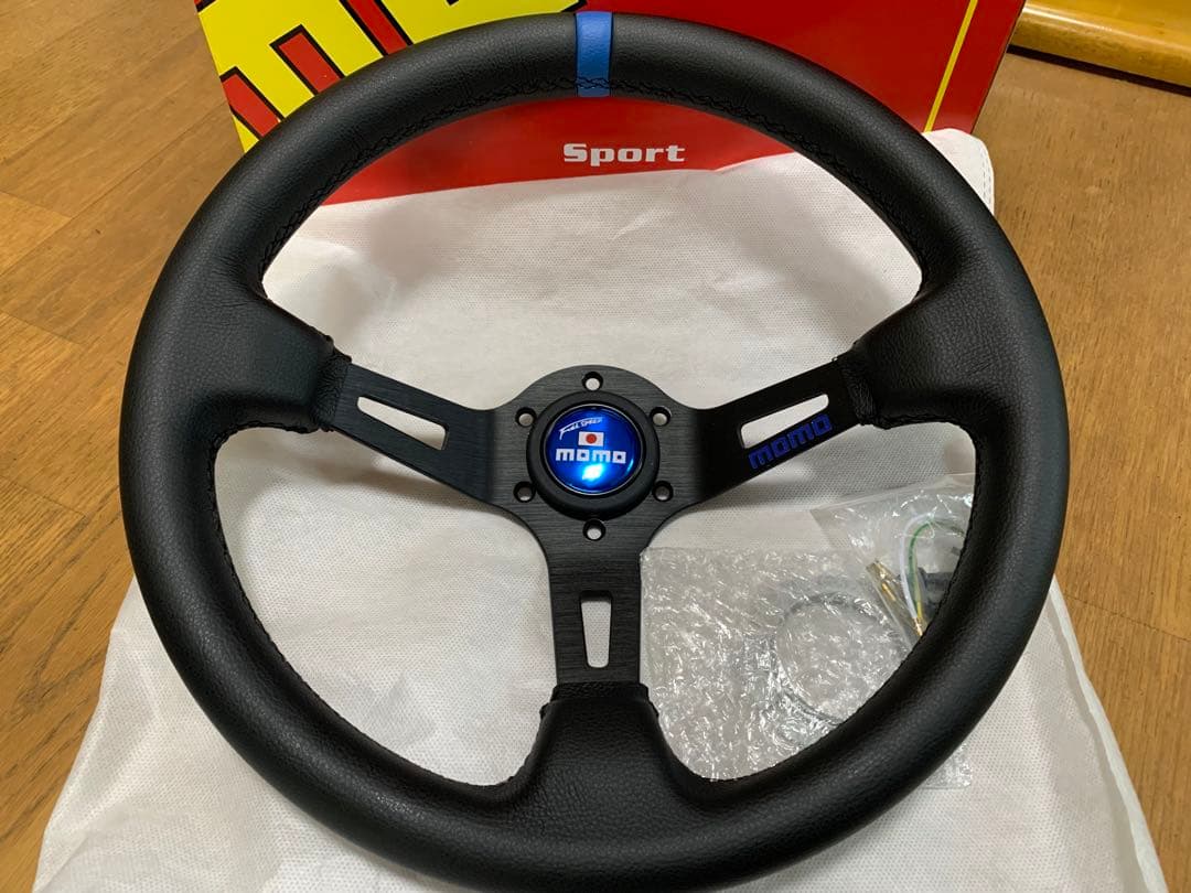 早い者勝ち！　ディープコーン　ステアリング　　　　約330mm 未使用品 NARDI ナルディ ステアリング クラシック LEATHER DEEP CONE SPORTS