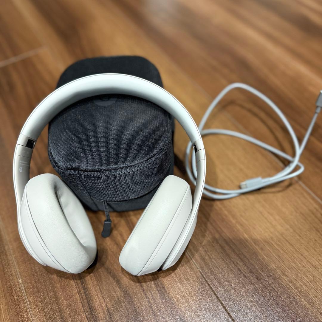 専用 beats studio pro ワイヤレスヘッドホン