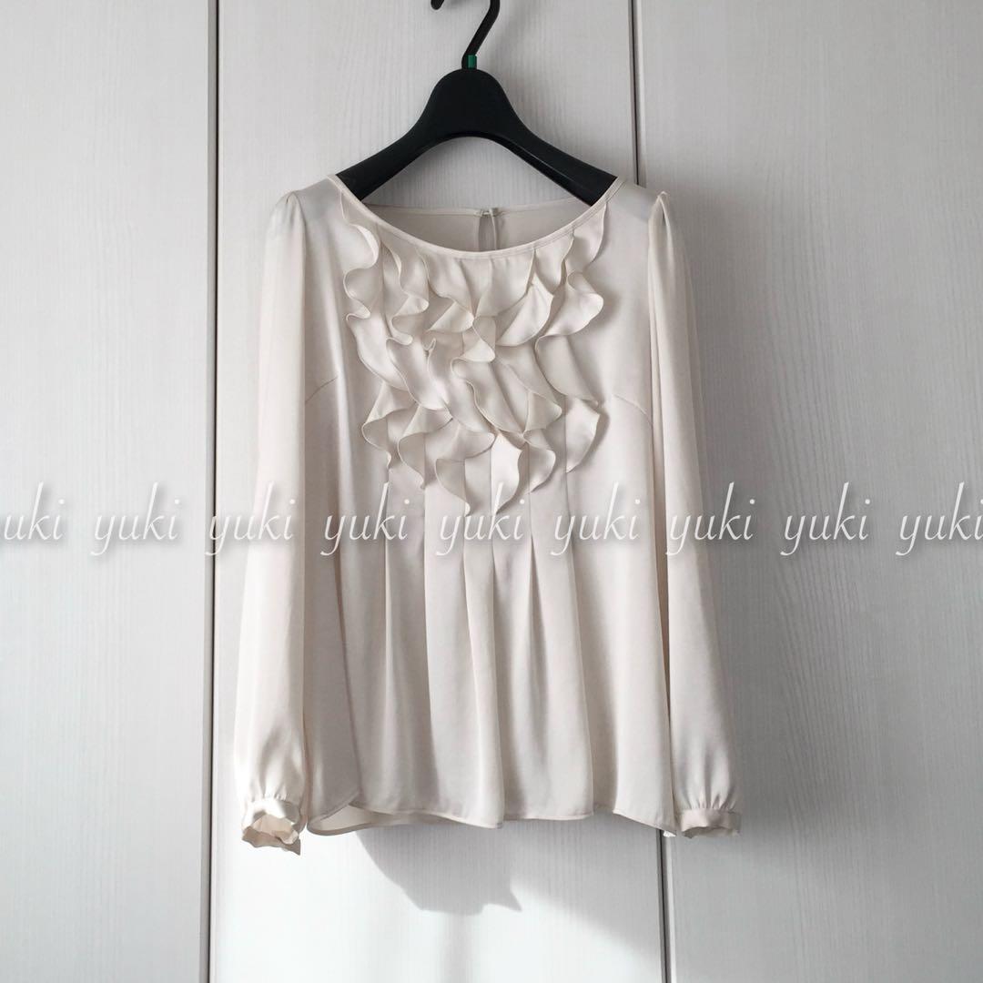 ANAYI サテンフリルブラウス 白 ANAYI（アナイ）の「サテンステッチフリル ブラウス（シャツ/ブラウス