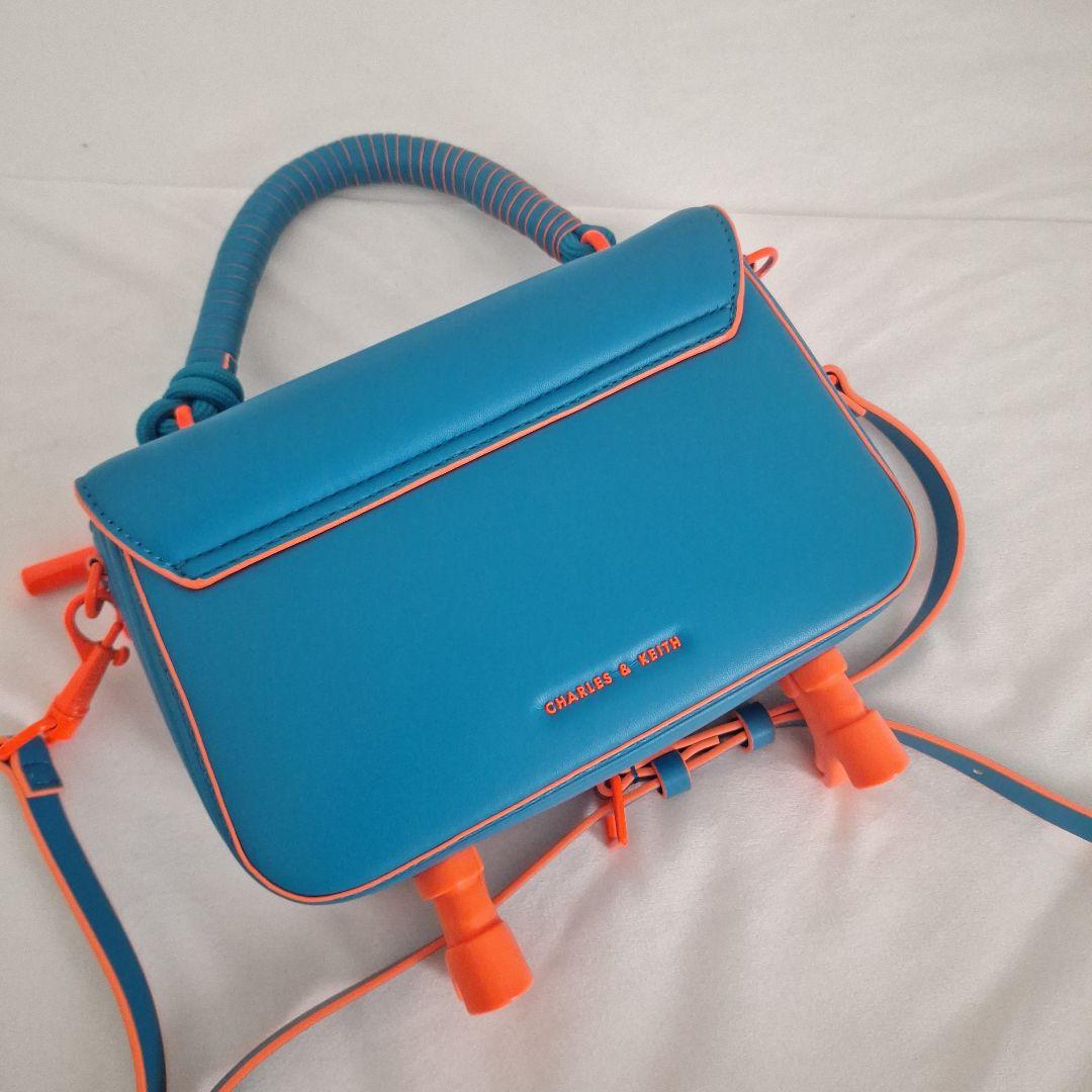 専用】CHARLES & KEITH カリオペトップハンドルバッグ - メルカリ