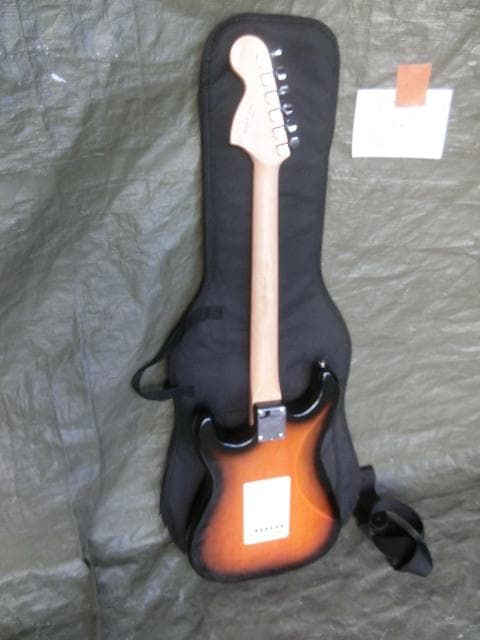 178：Squier Stratocaster ジャンク | 激安通販のイーサプライ