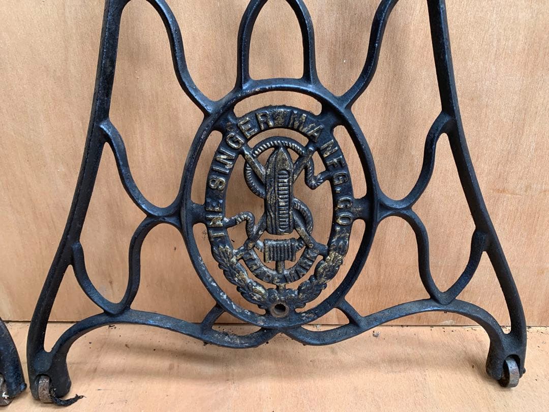 イギリスアンティークシンガーミシン鉄足テーブルディスプレイガーディ