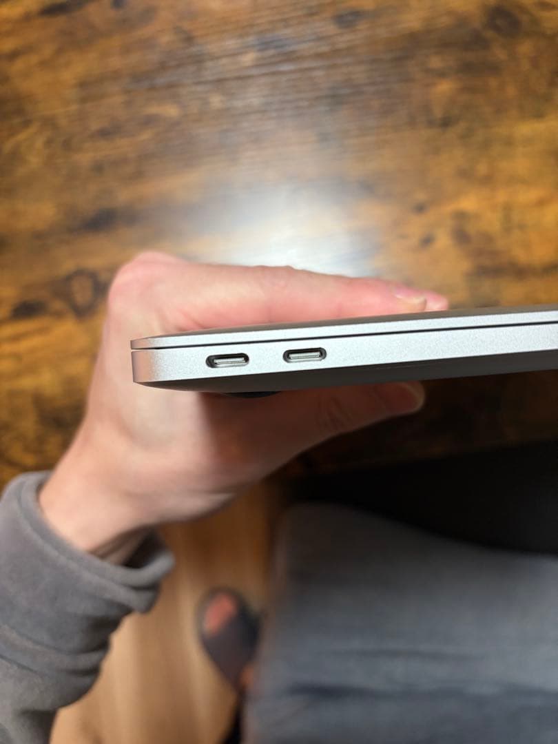 MacBook Air 13.3in M1 8コア16GB256GB JIS