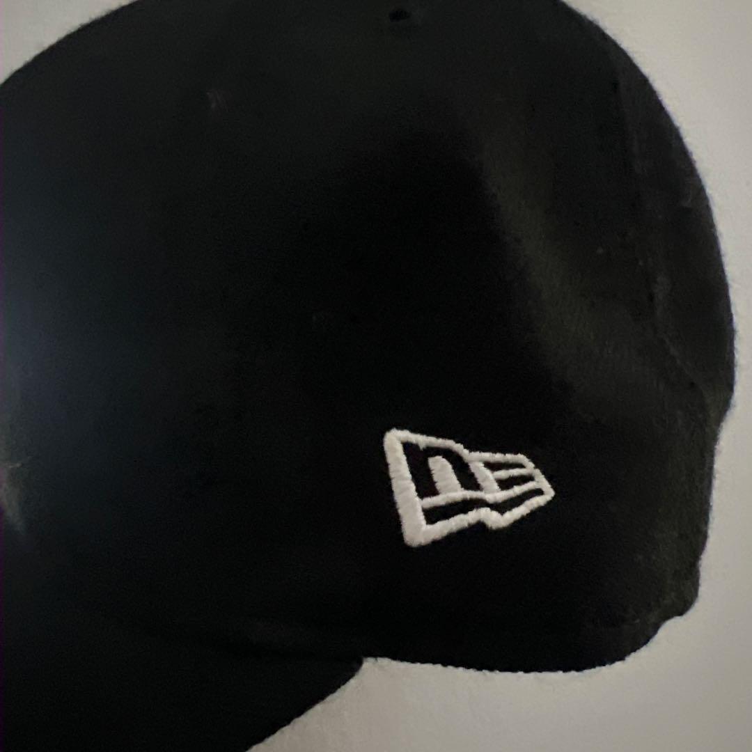 SUPREME Sロゴ　newera 7 3/4 61.5cm