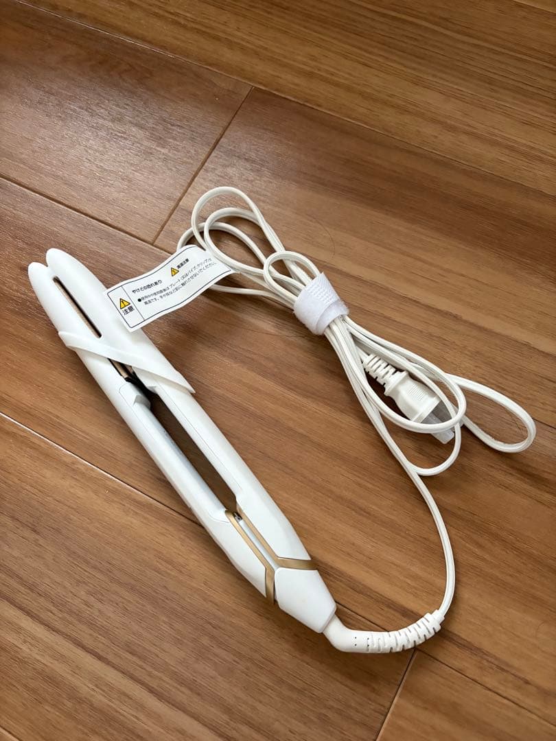 KINUJO ストレートヘアアイロン DS200-WH 海外対応モデル KINUJO（絹女） KINUJO W worldwide model 海外対応ストレートアイロン