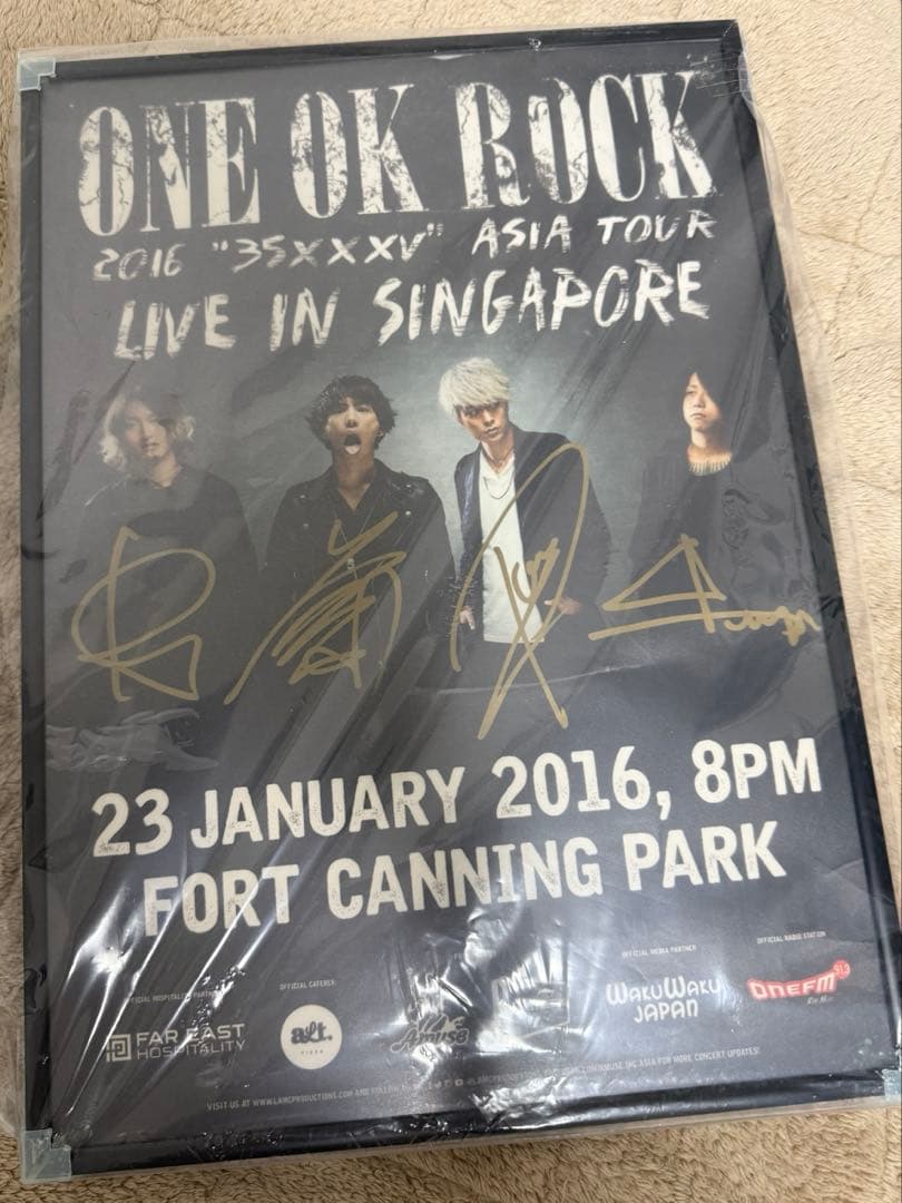 【匿名配送】one ok rock ポスター　サイン ONE OK ROCK ワンオクロック 北米公演 直筆サイン入りツアーポスター