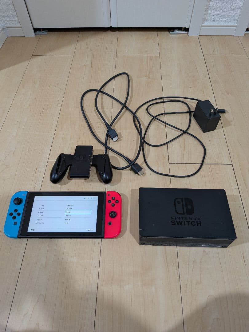 山*田様 Nintendo Switch 本体 青/赤 Joy-Con付き Nintendo Switch 本体 青 赤 Joy-Con Amazon.co.jp: Nintendo Switch