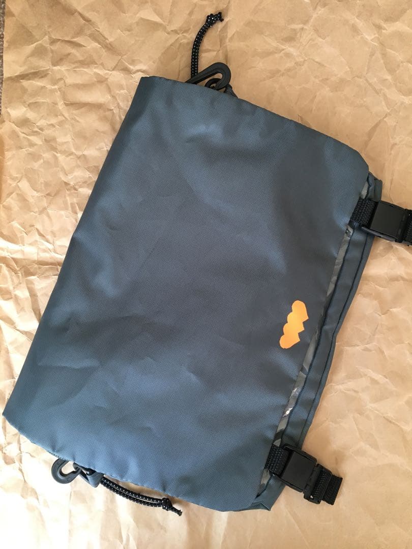 米津玄師　あっかんべポーチ　ショルダーバッグ あっかんべポーチ – KENSHI YONEZU ONLINE STORE