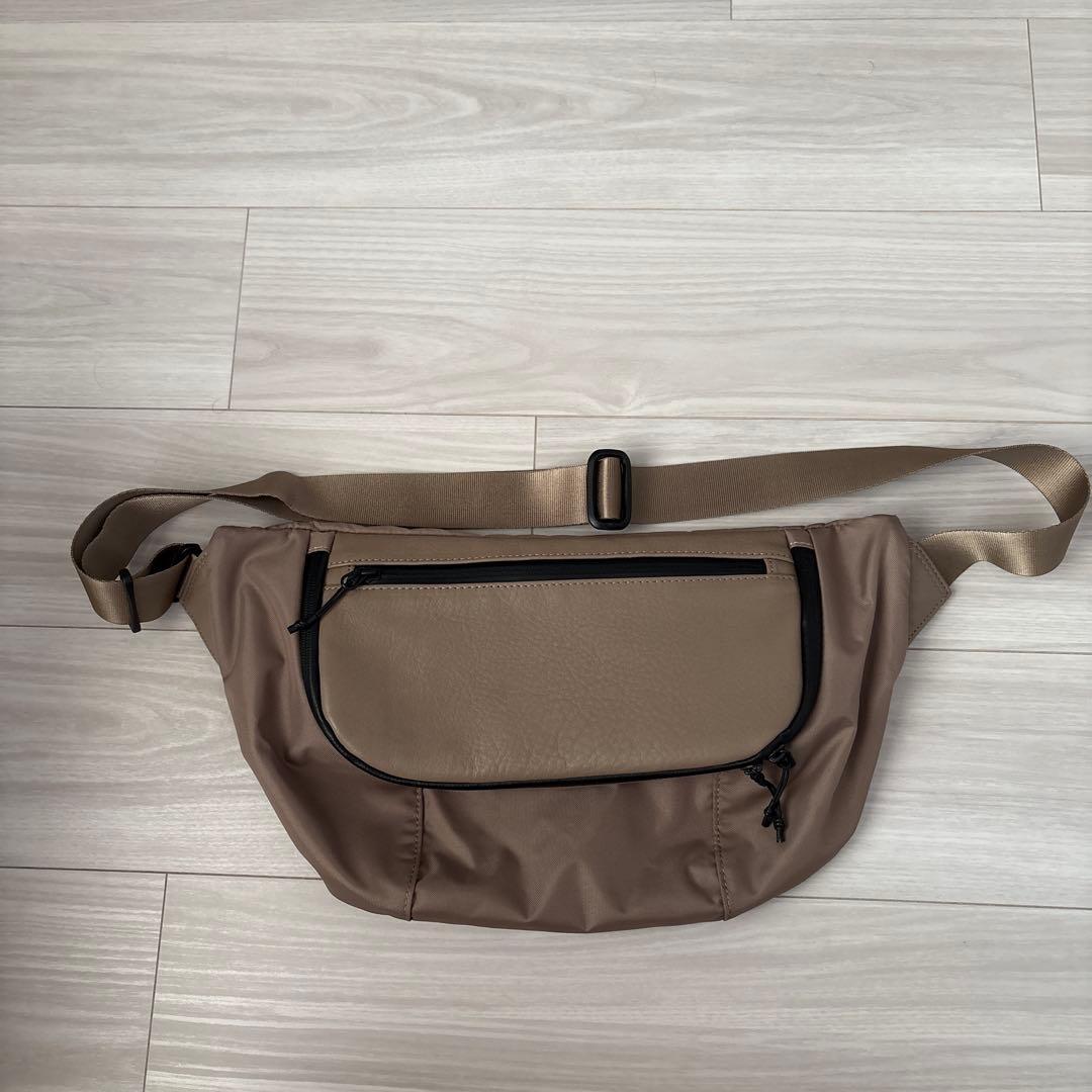 レザーフラップジップショルダーバッグ/ボディバッグ ベージュ