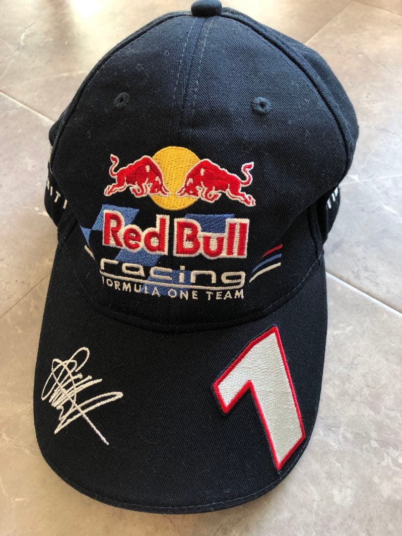 希少】セバスチャン・ベッテル Red Bull Racing キャップ - メルカリ