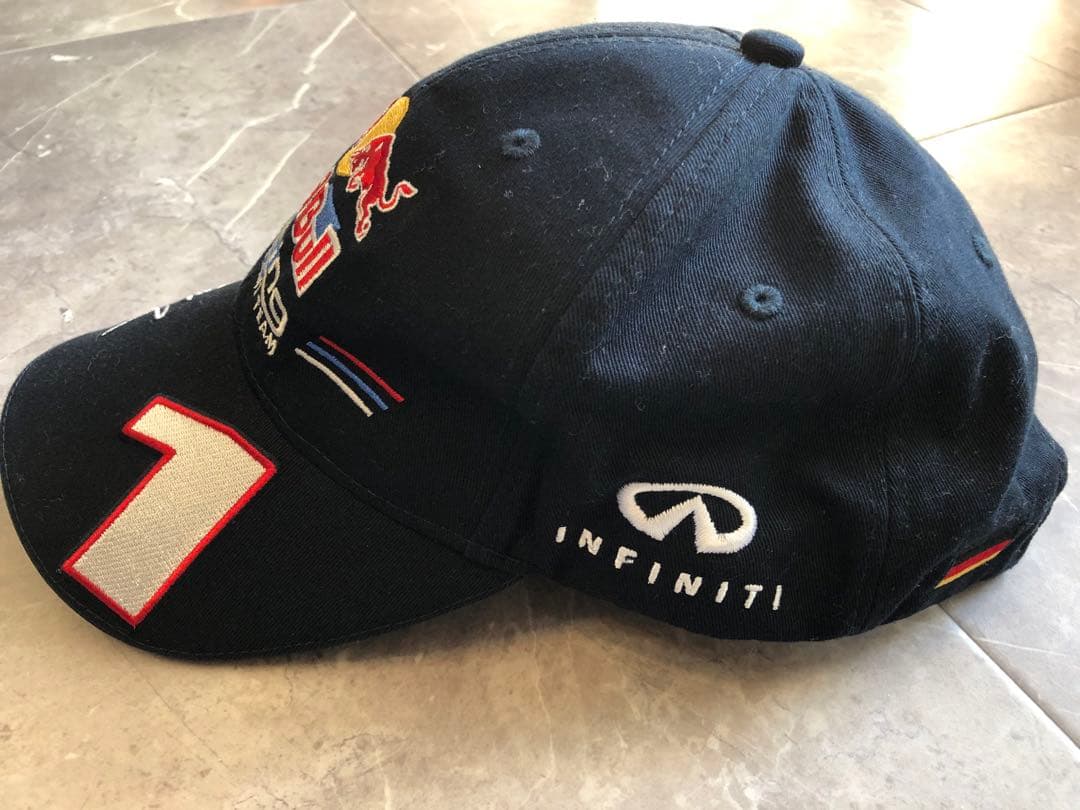 希少】セバスチャン・ベッテル Red Bull Racing キャップ - メルカリ