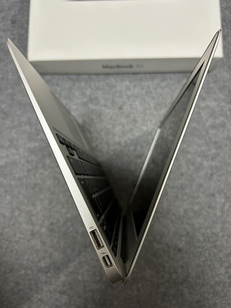 2016年製美品 MacBookAir i7 2.2Ghz 8Gb 11インチ