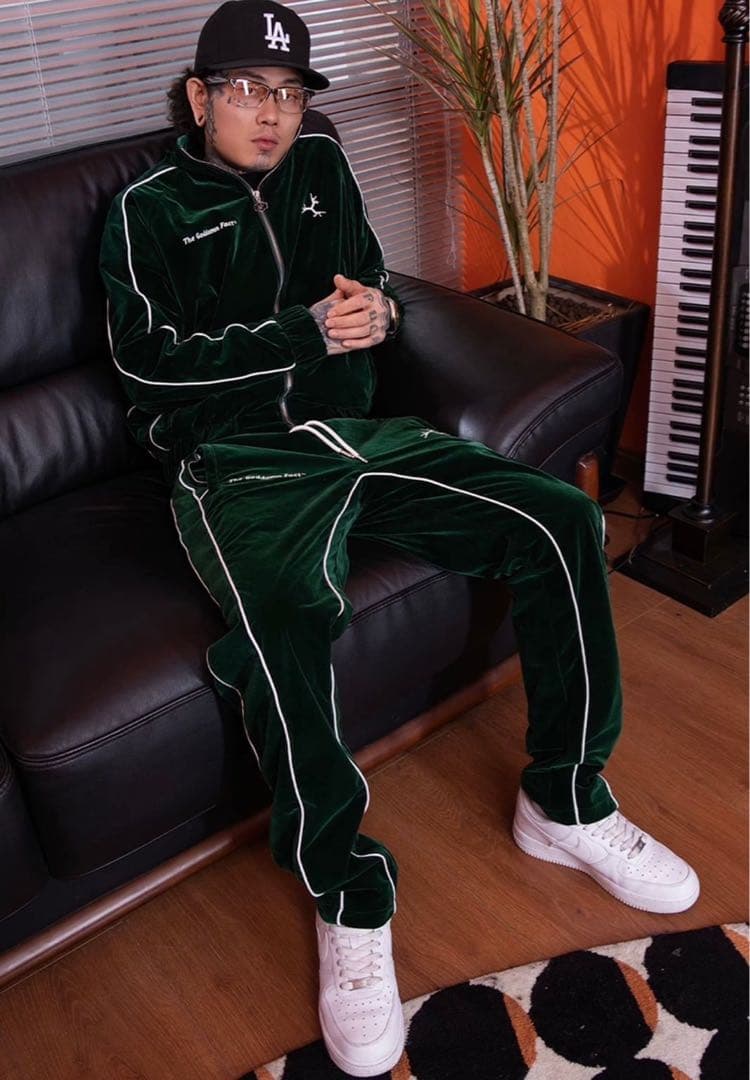 groovy ベロア セットアップ - メルカリ