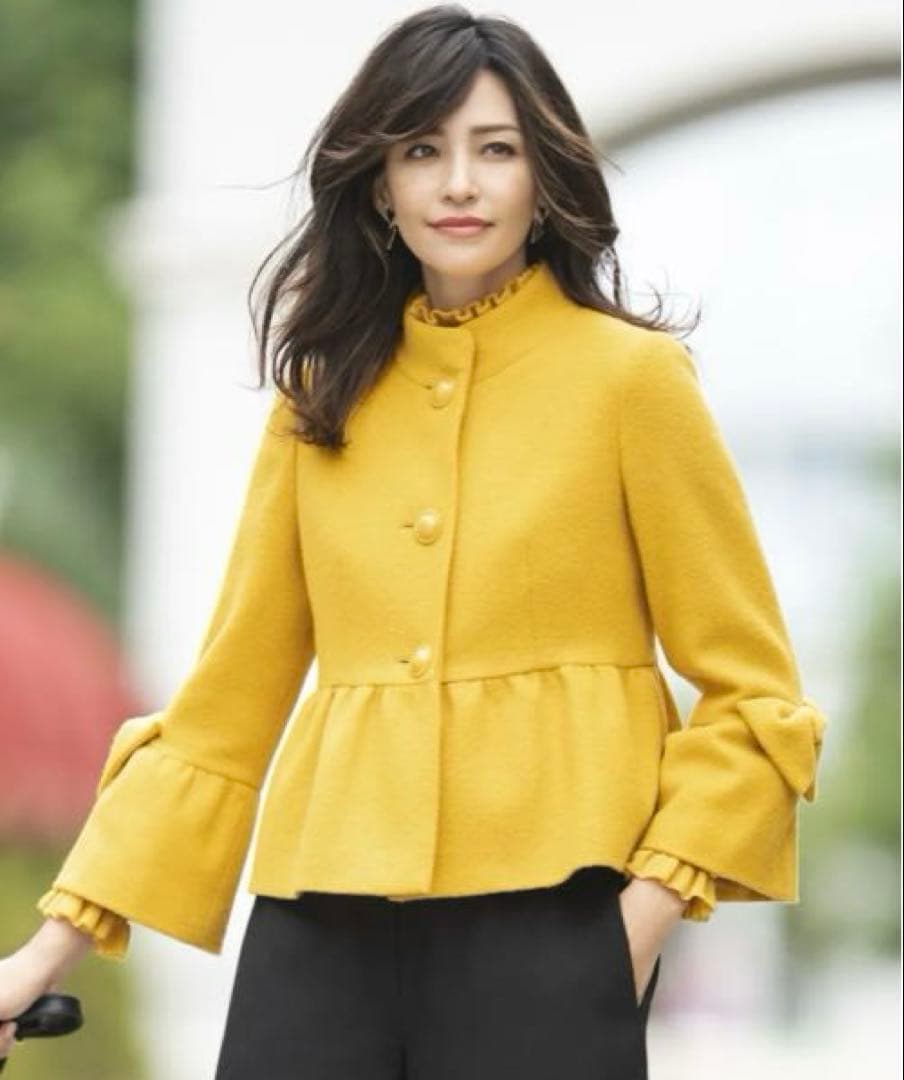 綺麗なお姉さんのM's Gracyカタログ掲載ショートコート - メルカリ