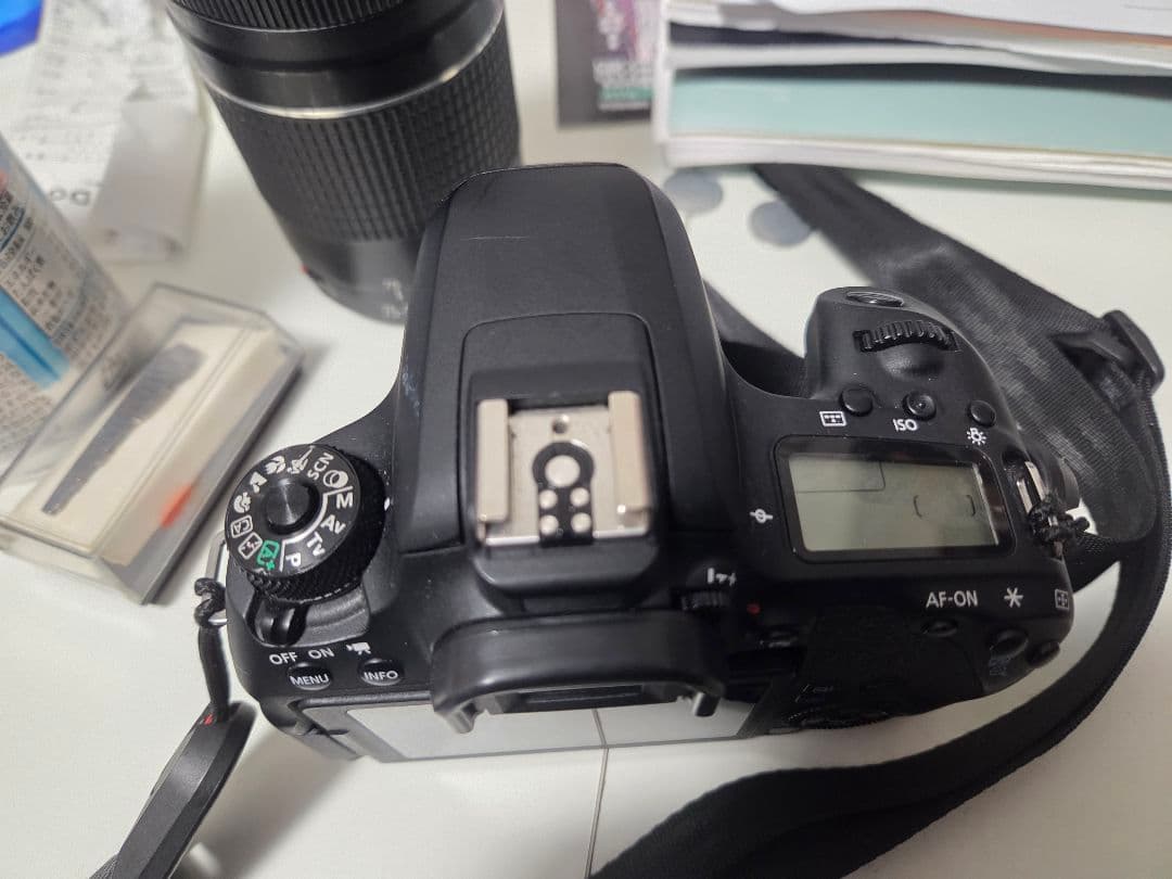 デジタルカメラ Canon EOS 9000D+EF75-300mm f/4-5.6 III