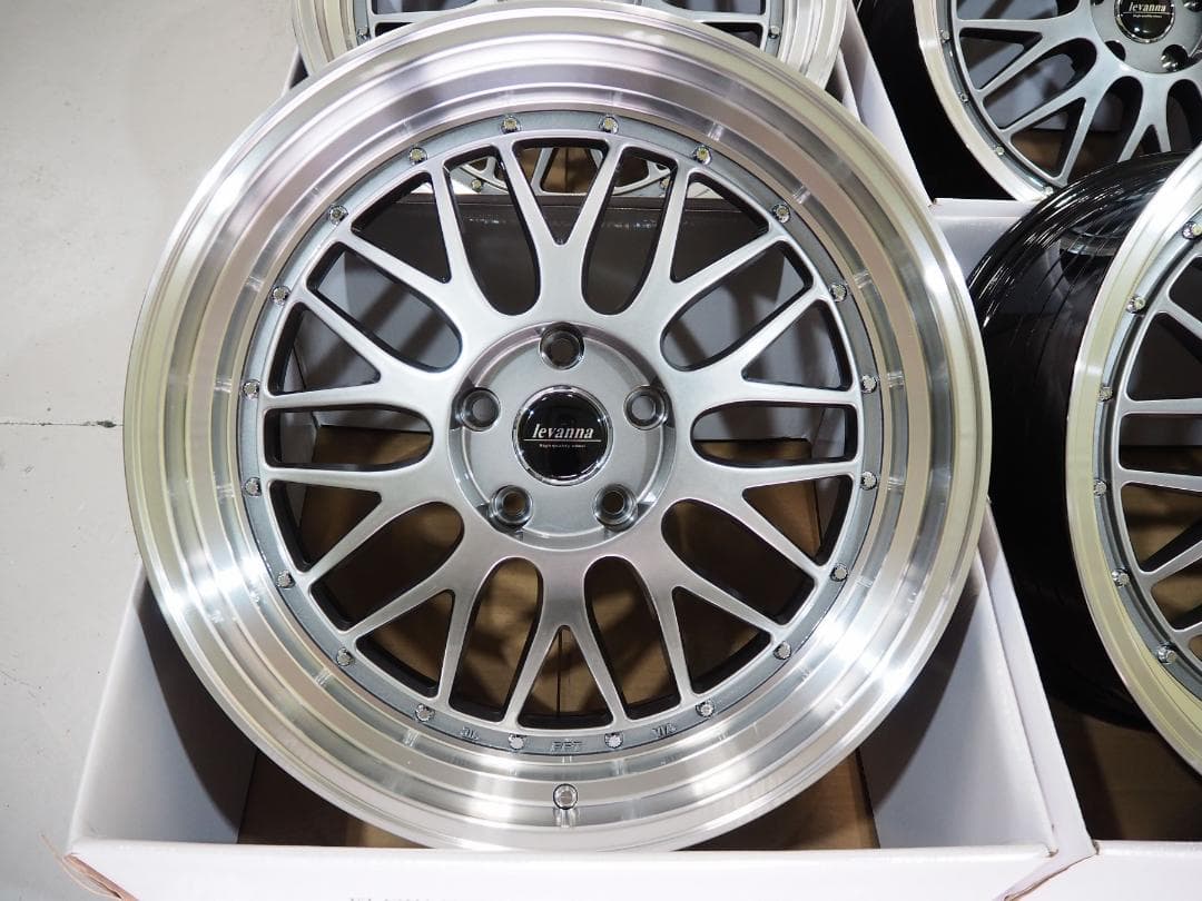 カスタムサイズ 深リム メッシュ 19inch 5H114.3 9.5J+40