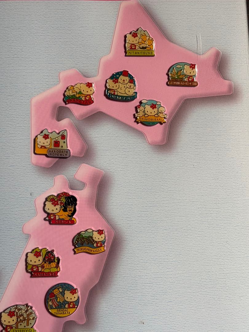 ご当地キティ 日本都道府県 日本地図 ピンバッジ コレクションボード
