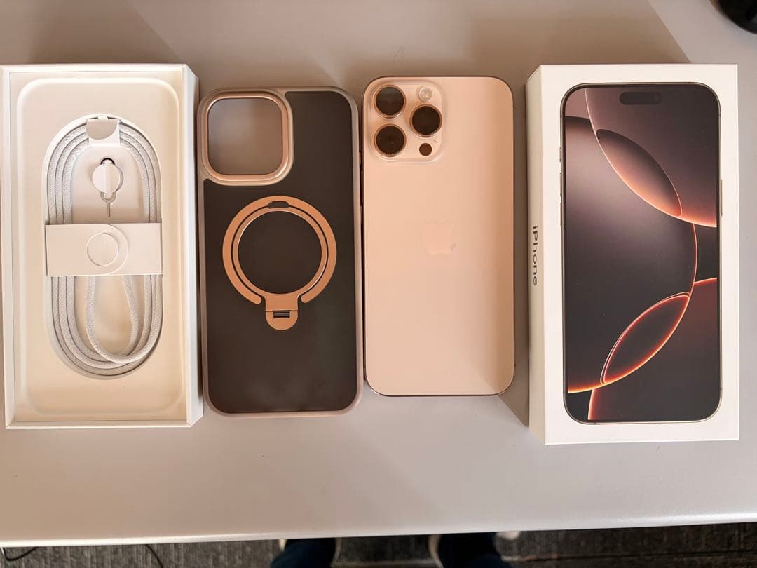 iPhone 16 Pro Max 1TB 美品　デザートチタニウム iPhone 16 Pro Max 1TB - デザートチタニウム（SIMフリー）[整備済製品