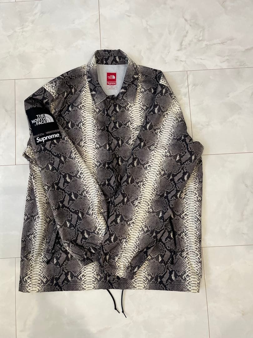 The North Face x Supreme ヘビ柄ジャケット L - メルカリ