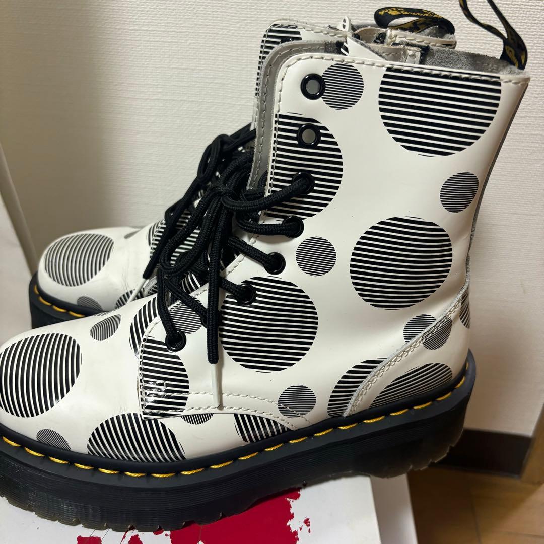 ドクターマーチン 8ホール UK5厚底ブーツ Dr. Martens（ドクターマーチン）の「UK5/24.0cm☆セール☆ Dr.Martens