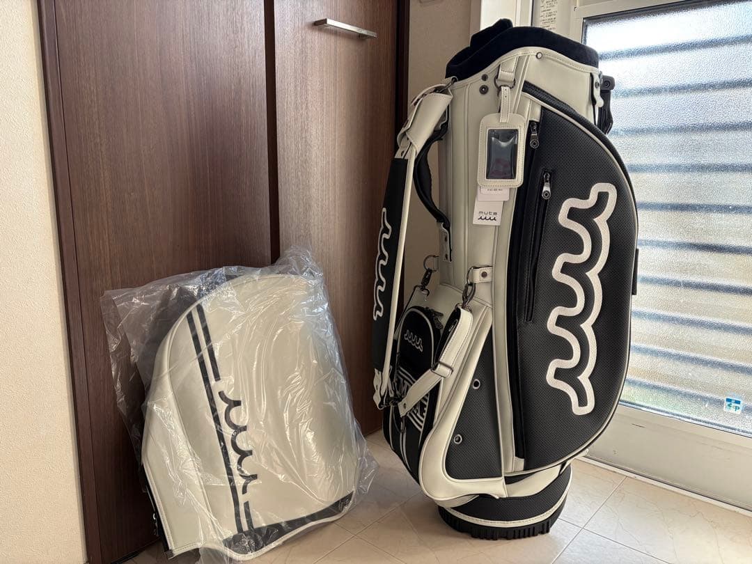 muta ムータマリンゴルフ　キャディバッグ ブラック・ホワイト　新品未使用 muta（ムータ） キャディバッグ ゴルフバッグ 8.5インチ マリン marine