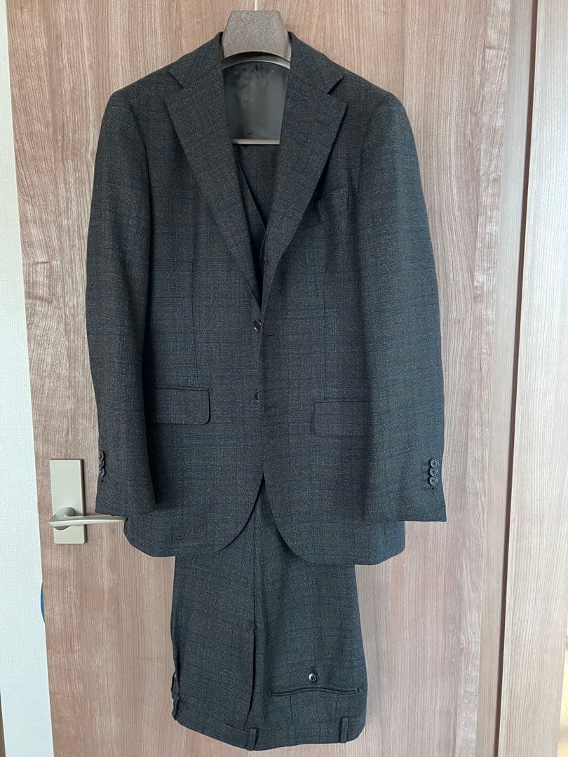 BEAMS Ｆ　スリーピーススーツ　カルロ・バルベラ Brilla per il gusto」ディレクター無藤お勧めのCARLO BARBERAスーツ